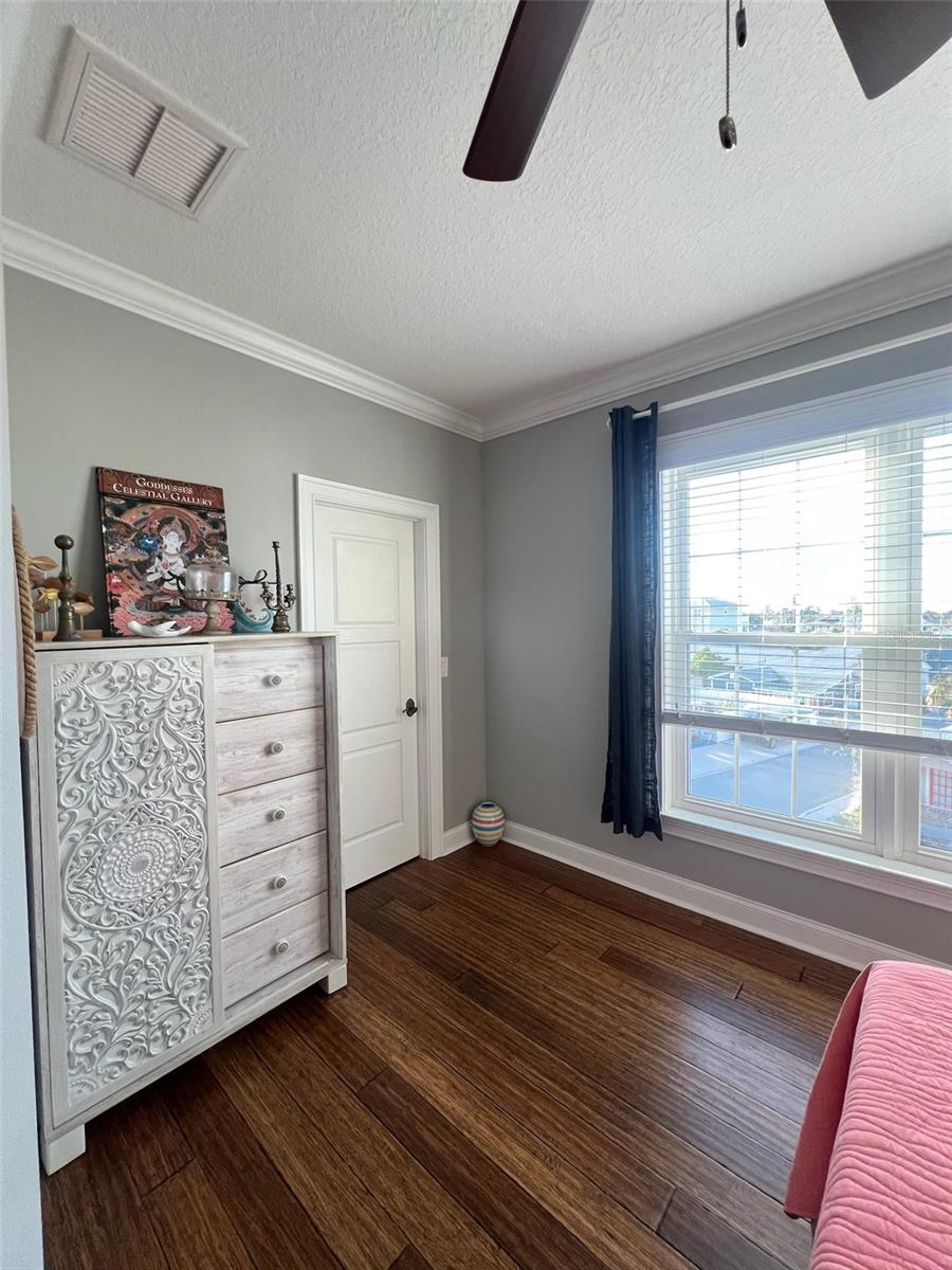 Image 33 of 100 For 460 137th Avenue Circle