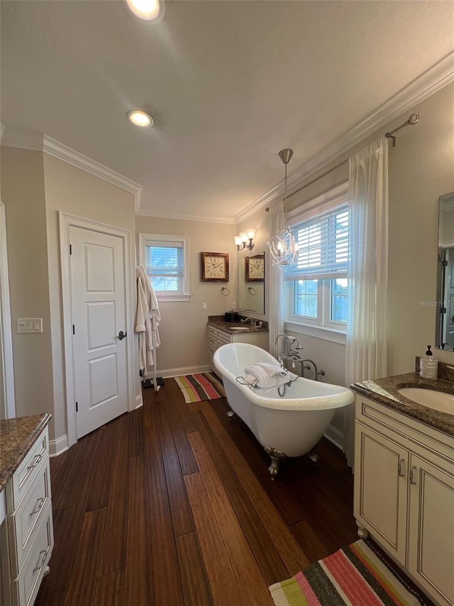 Image 51 of 100 For 460 137th Avenue Circle