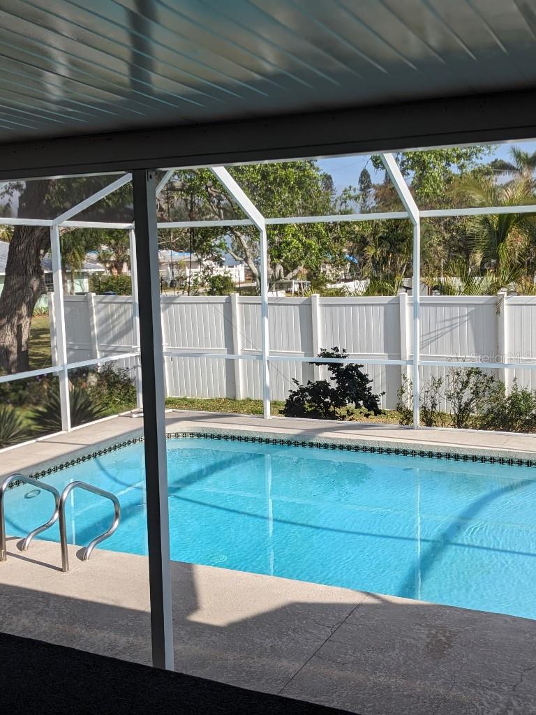 Image 11 of 44 For 8004 25th Avenue W