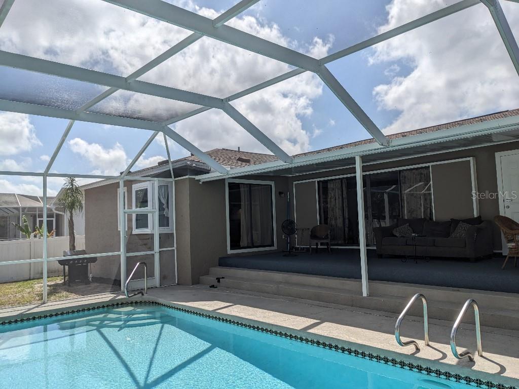 Image 13 of 44 For 8004 25th Avenue W