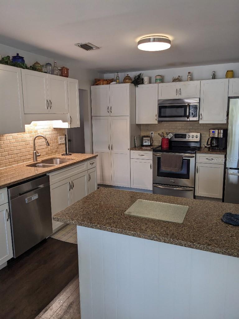 Image 17 of 44 For 8004 25th Avenue W