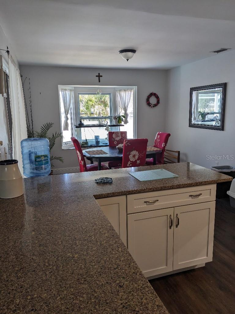 Image 21 of 44 For 8004 25th Avenue W