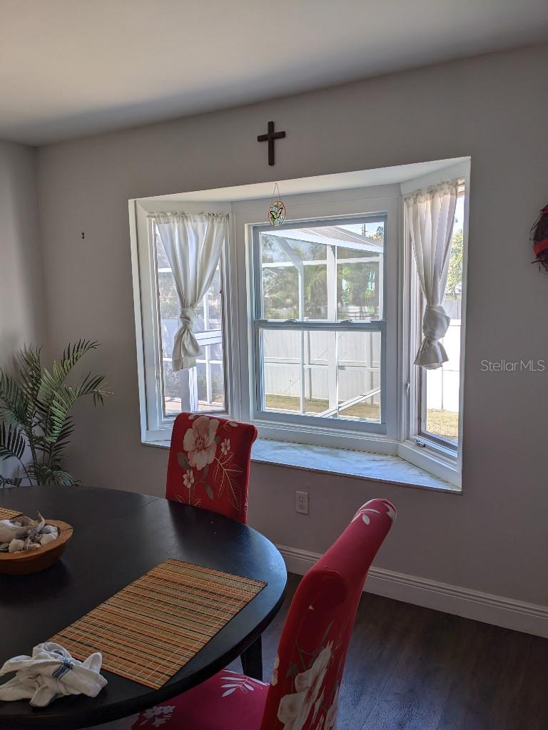 Image 22 of 44 For 8004 25th Avenue W