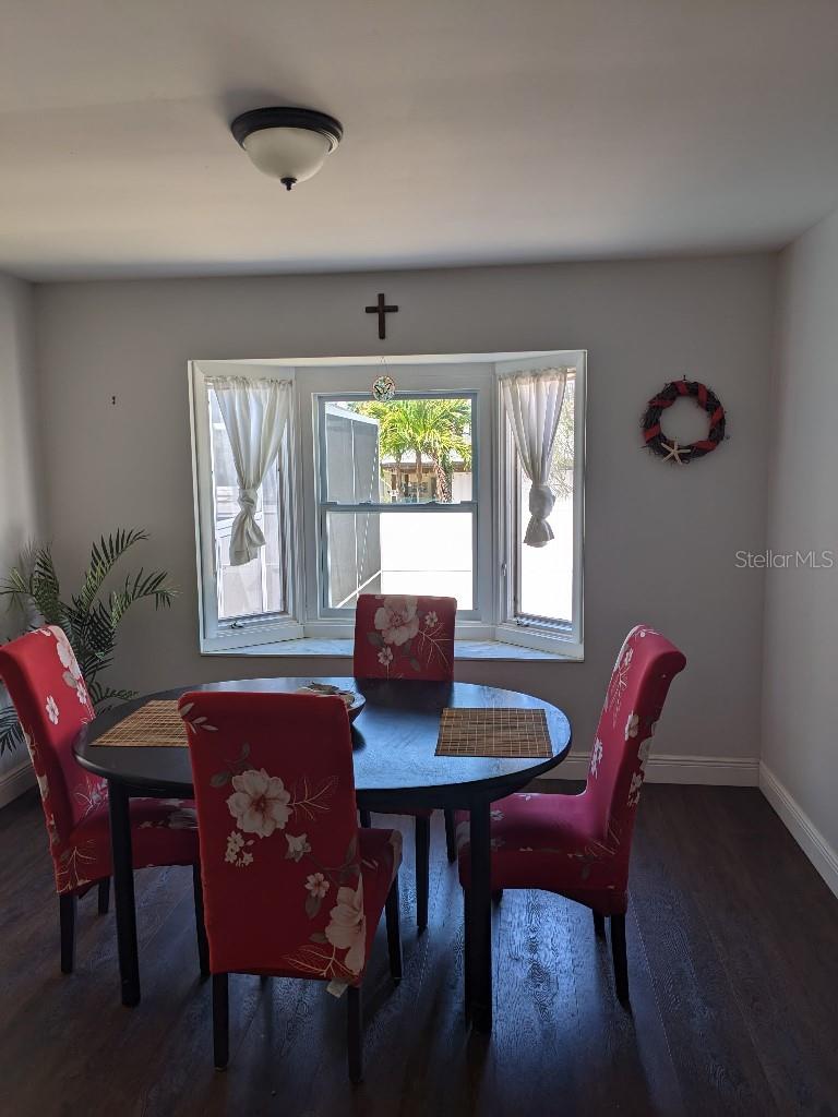 Image 23 of 44 For 8004 25th Avenue W