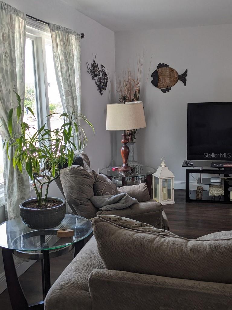 Image 8 of 44 For 8004 25th Avenue W