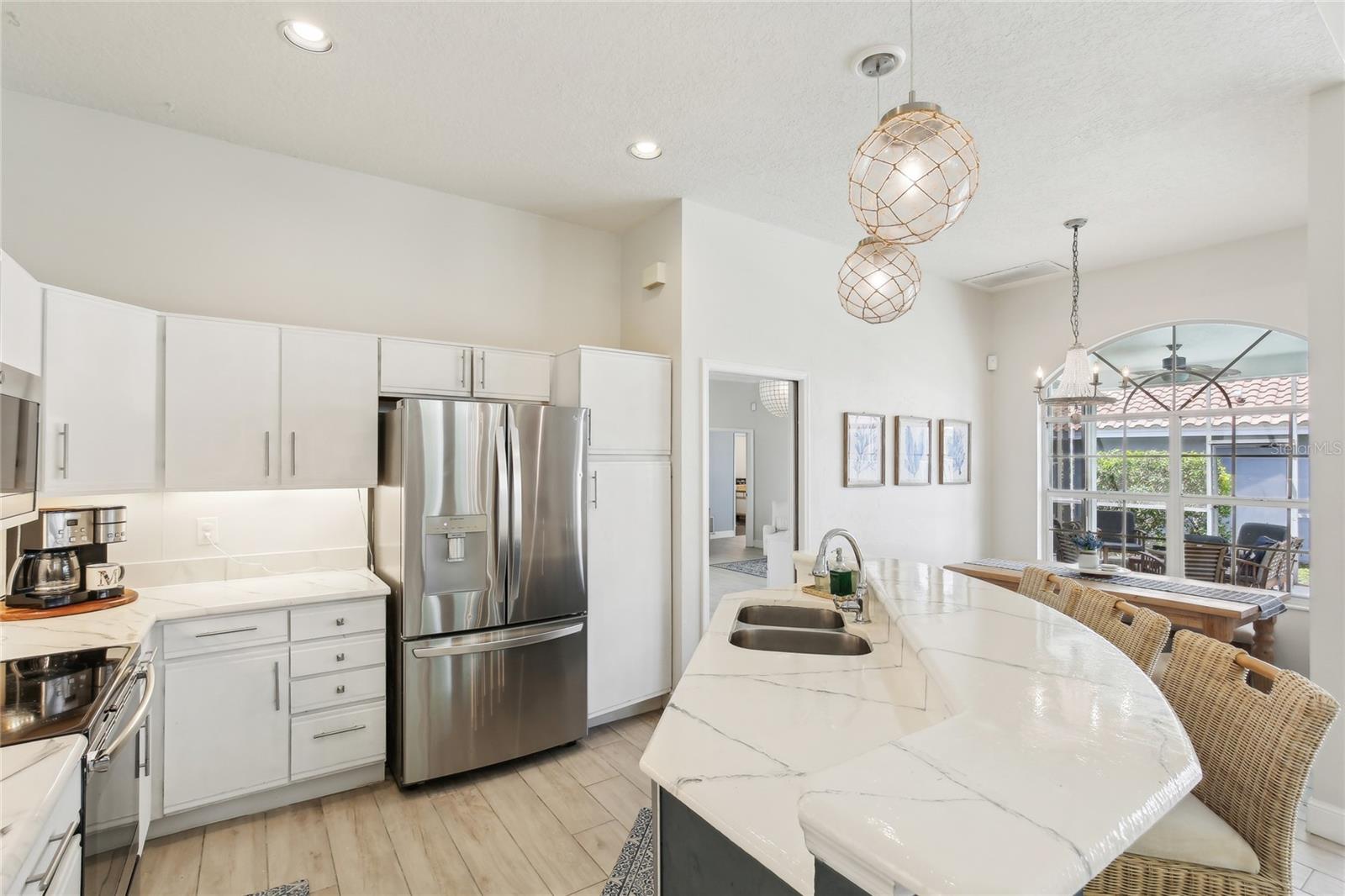 Image 11 of 40 For 915 Live Oak Terrace Ne
