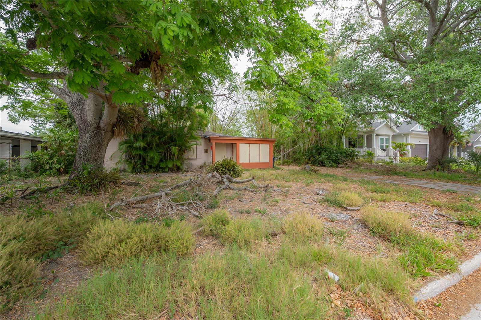 Image 8 of 9 For 3027 Helen Avenue