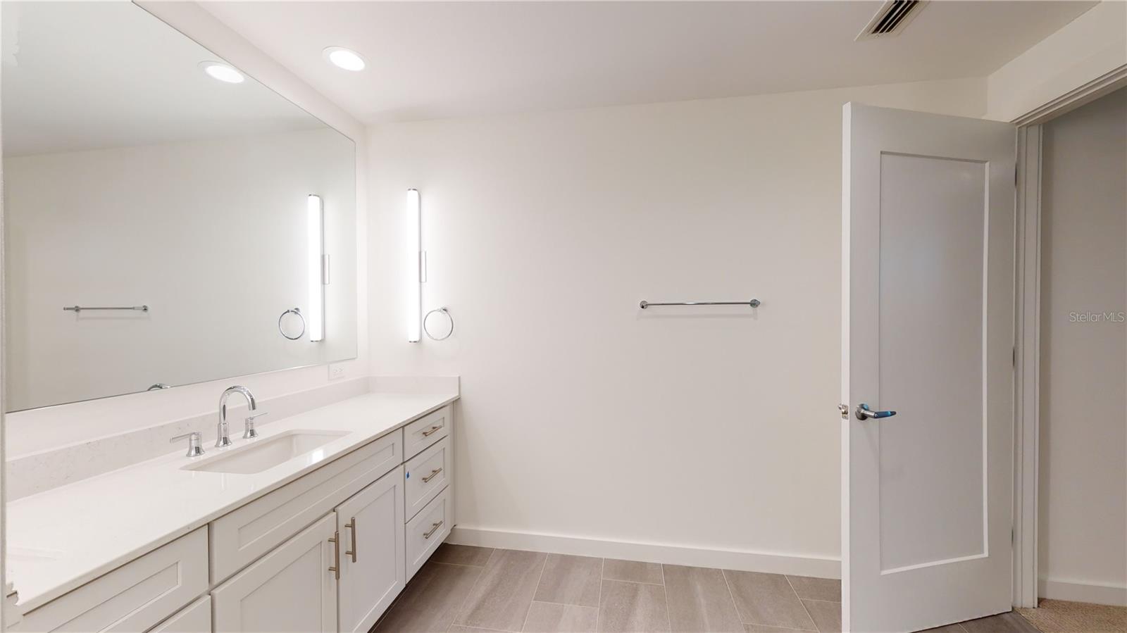Image 23 of 29 For 920 Osceola Avenue 405