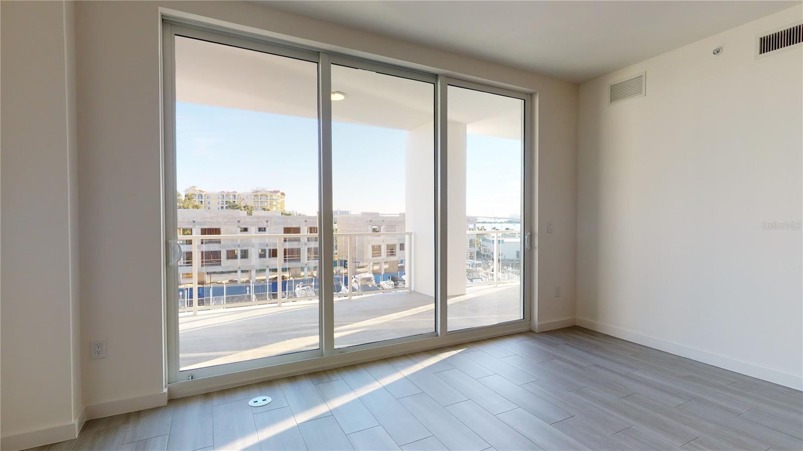 Image 7 of 29 For 920 Osceola Avenue 405