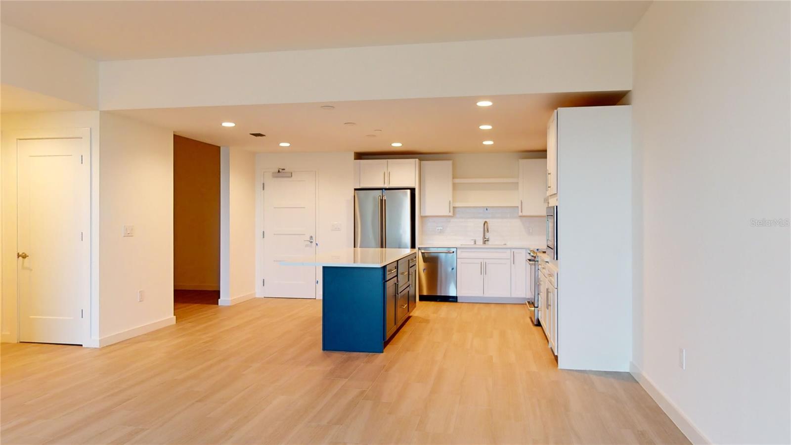 Image 9 of 29 For 920 Osceola Avenue 405