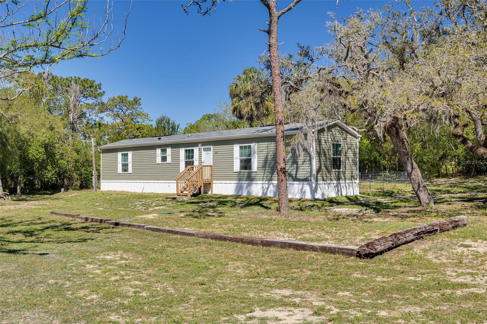 Image 4 of 34 For 10617 Denton Avenue