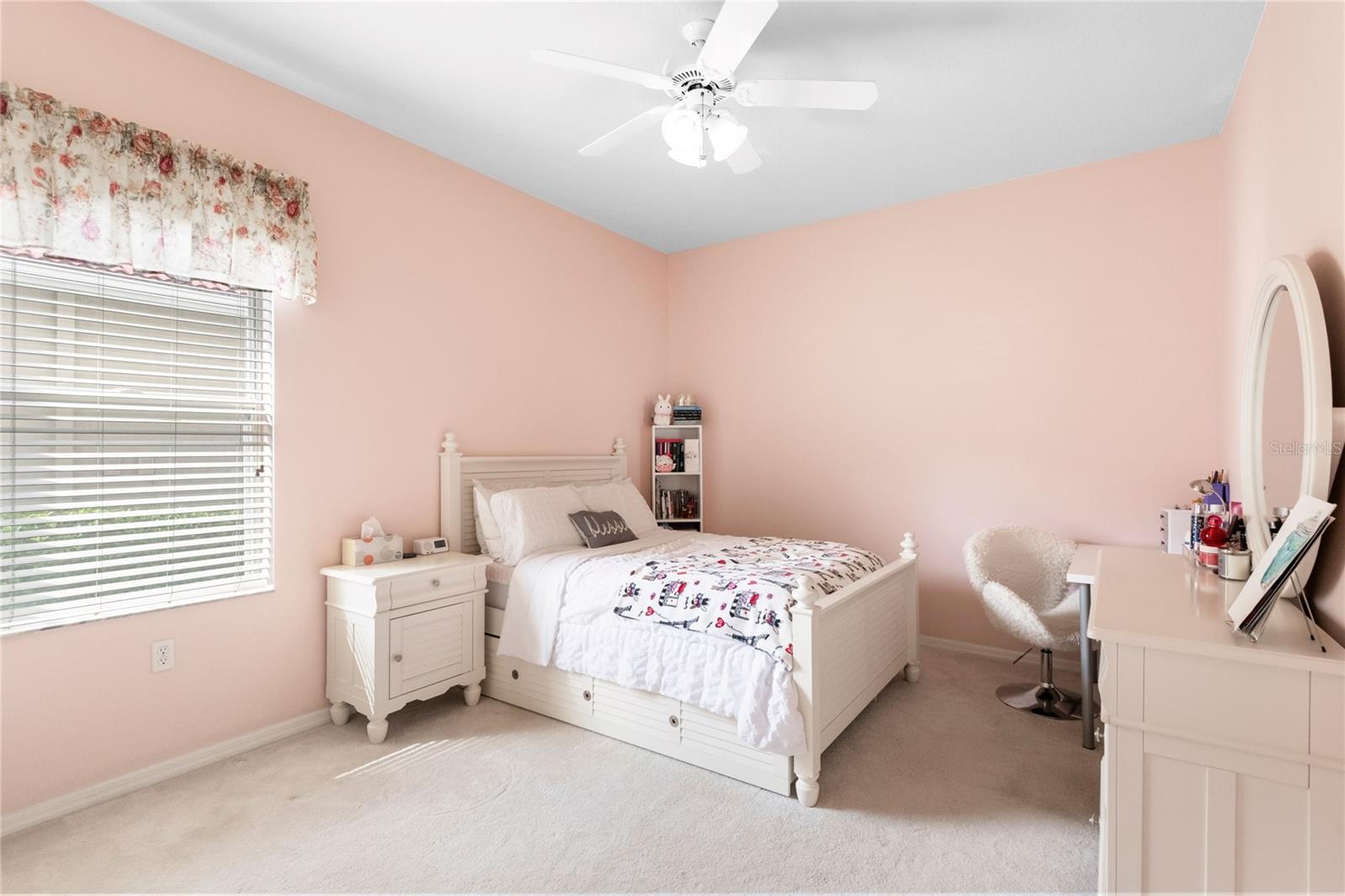 Image 18 of 39 For 17206 Emerald Chase Drive