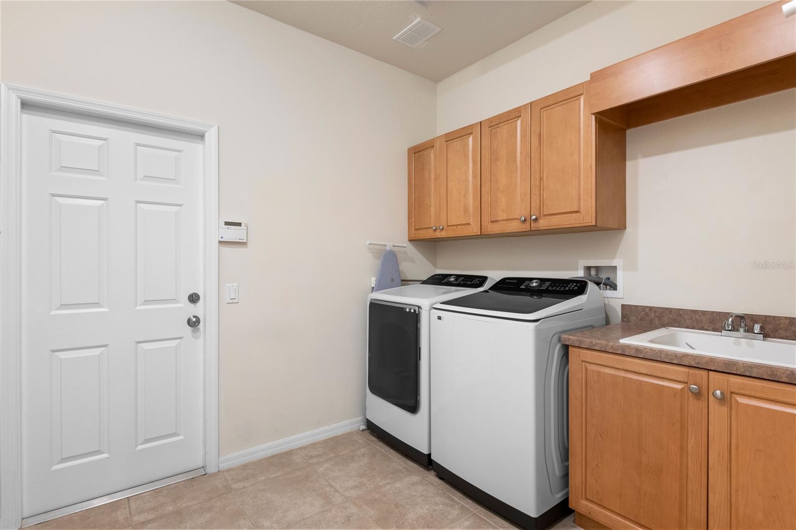 Image 21 of 39 For 17206 Emerald Chase Drive