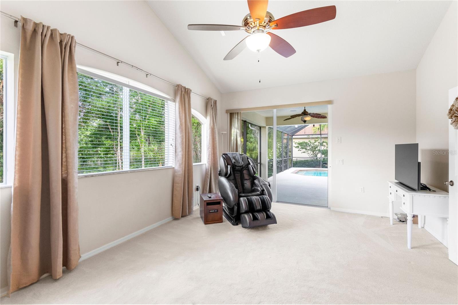 Image 33 of 39 For 17206 Emerald Chase Drive