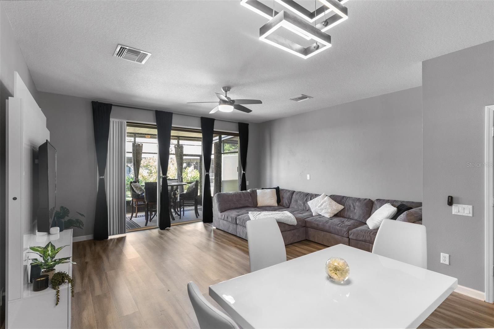 Image 10 of 41 For 10212 Westpark Preserve Boulevard
