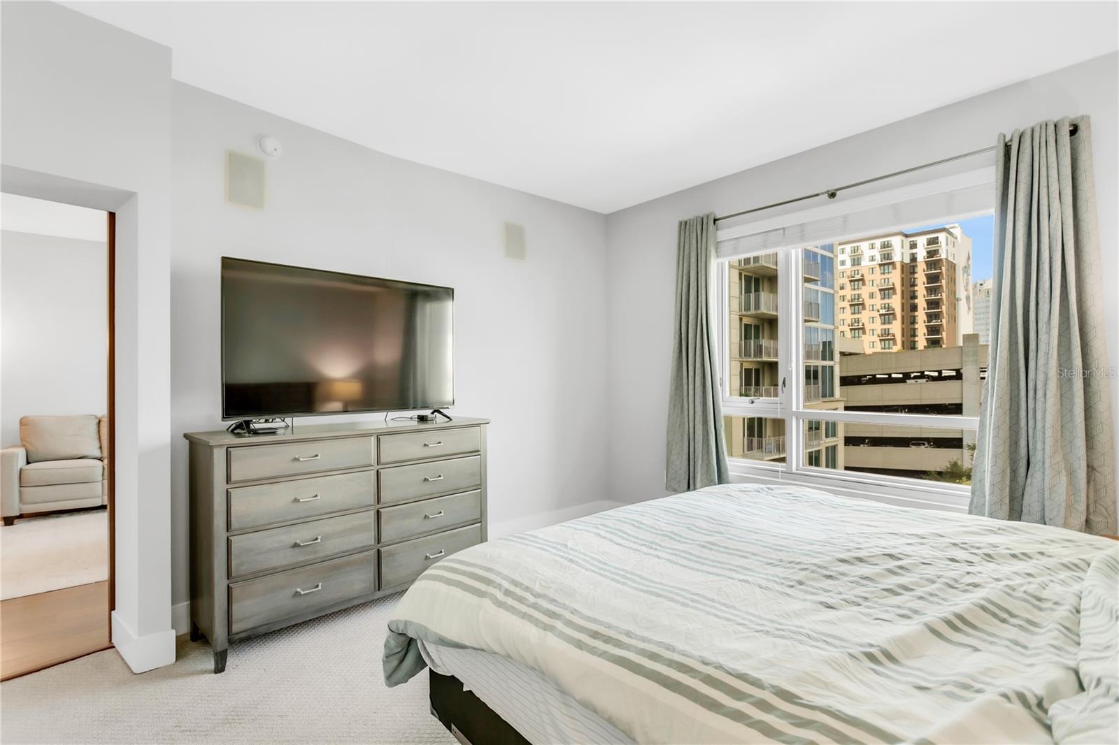Image 15 of 37 For 111 12th Street 1502