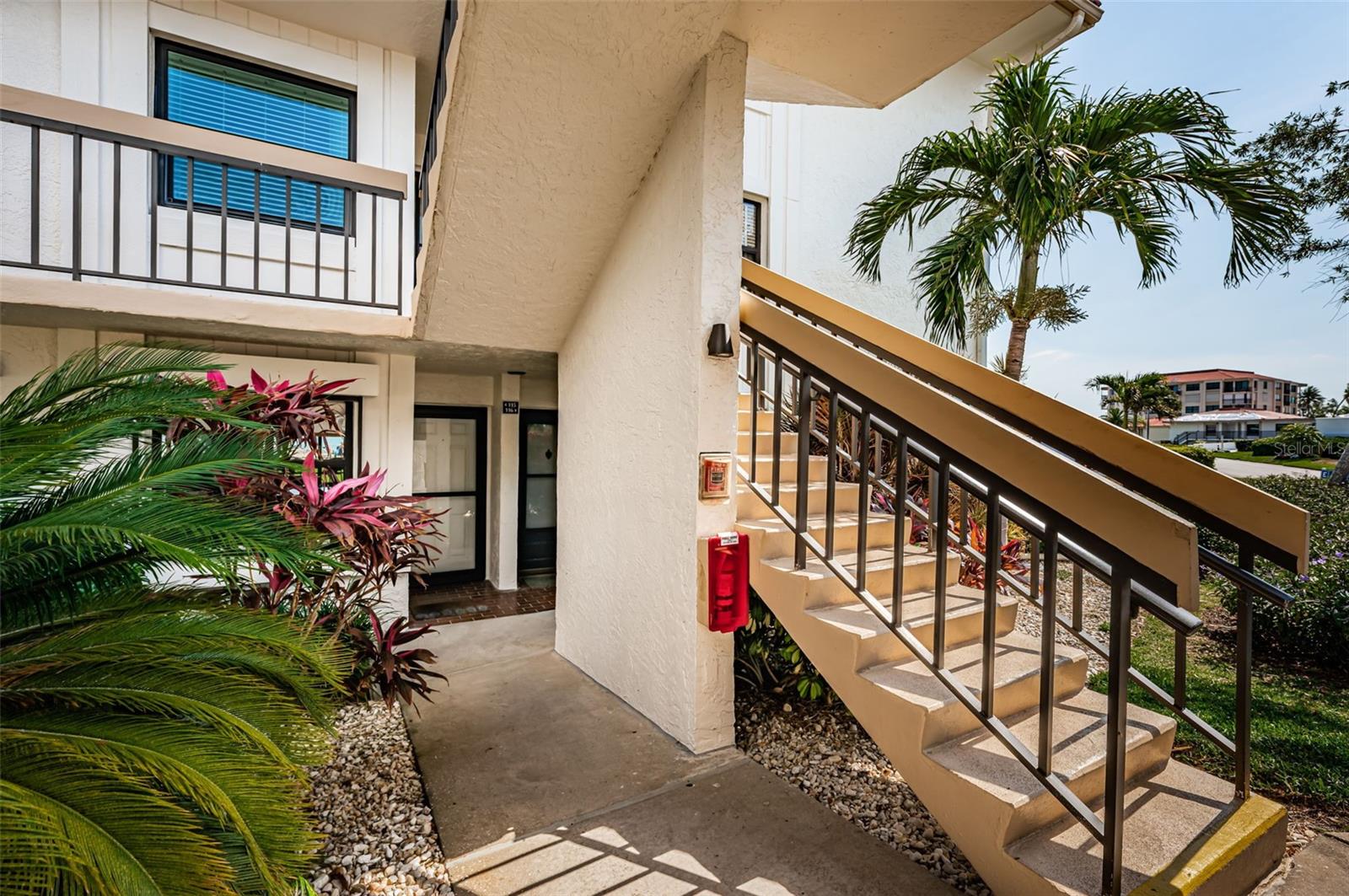 Image 2 of 44 For 6265 Sun Boulevard 115