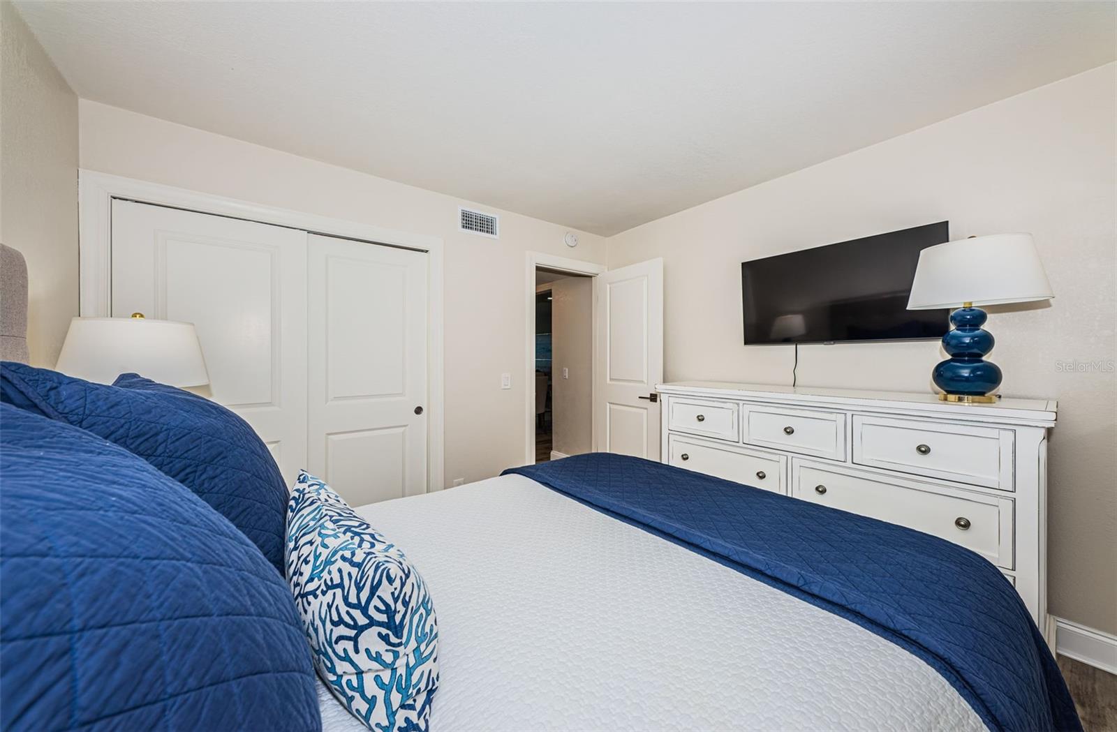 Image 24 of 44 For 6265 Sun Boulevard 115