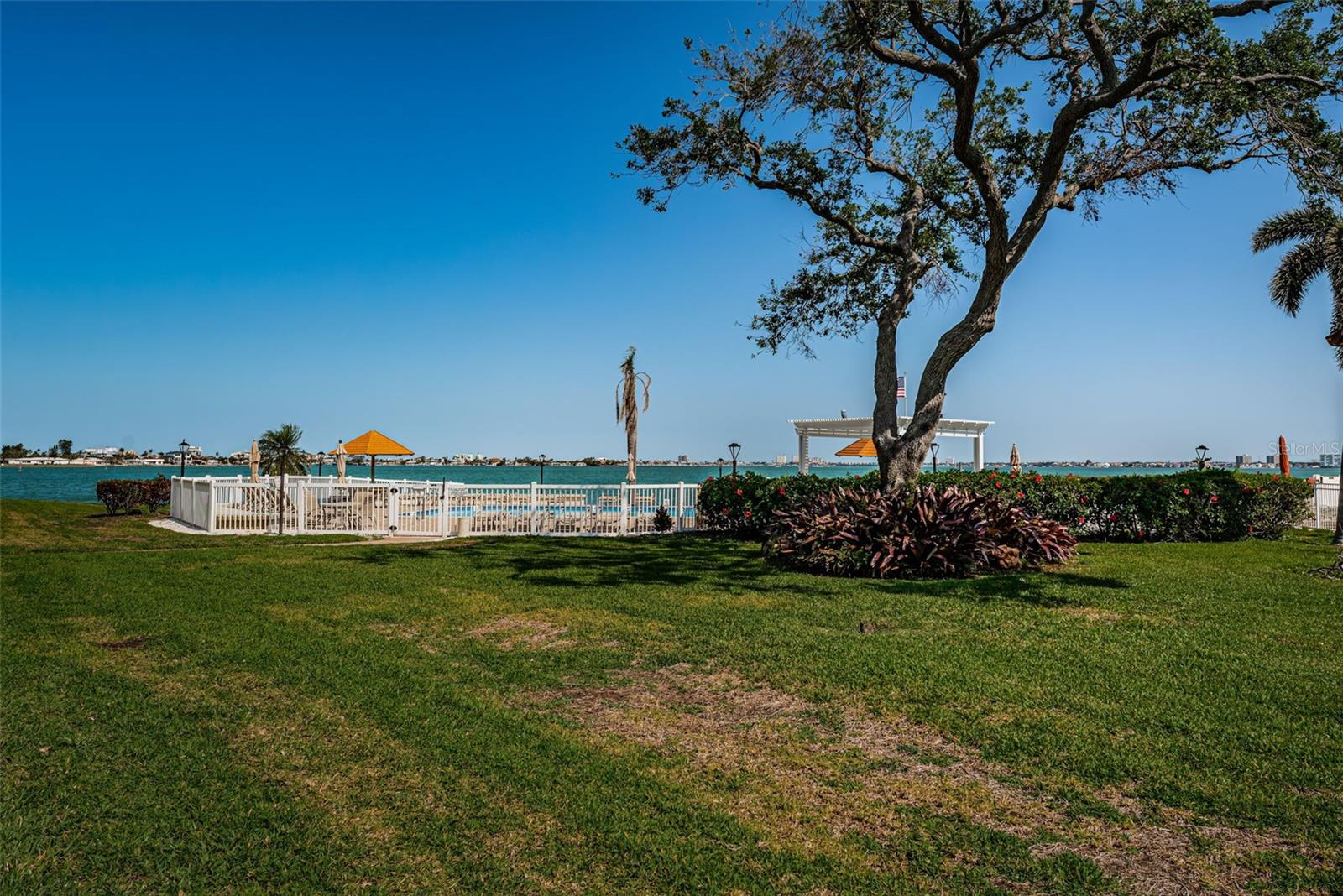 Image 29 of 44 For 6265 Sun Boulevard 115