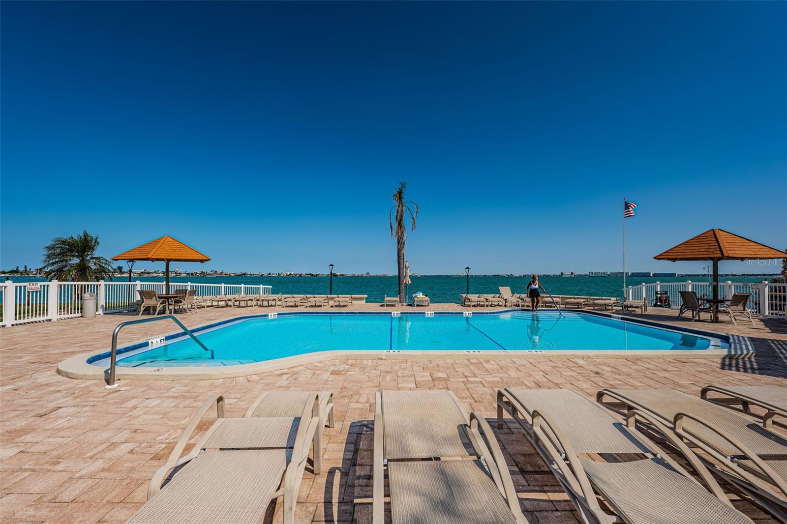 Image 31 of 44 For 6265 Sun Boulevard 115