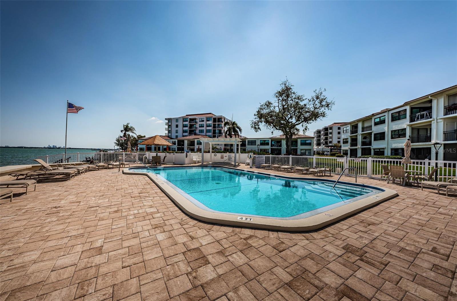 Image 32 of 44 For 6265 Sun Boulevard 115