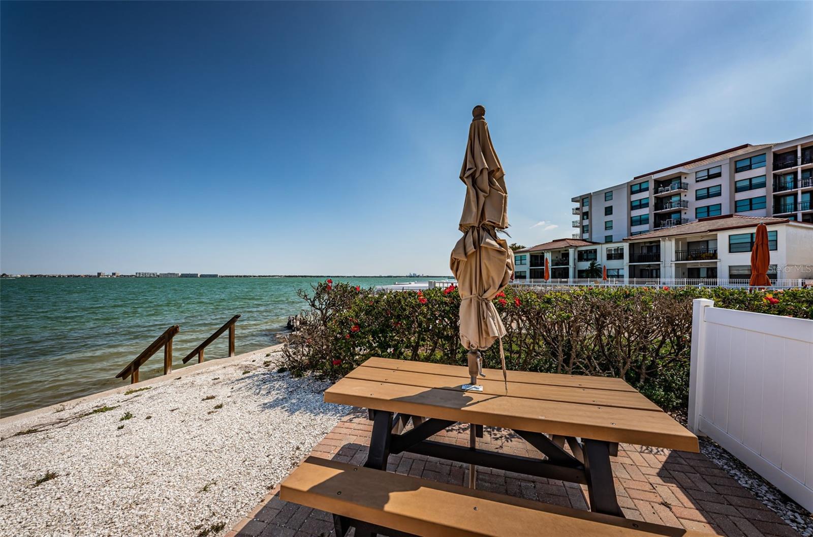 Image 36 of 44 For 6265 Sun Boulevard 115