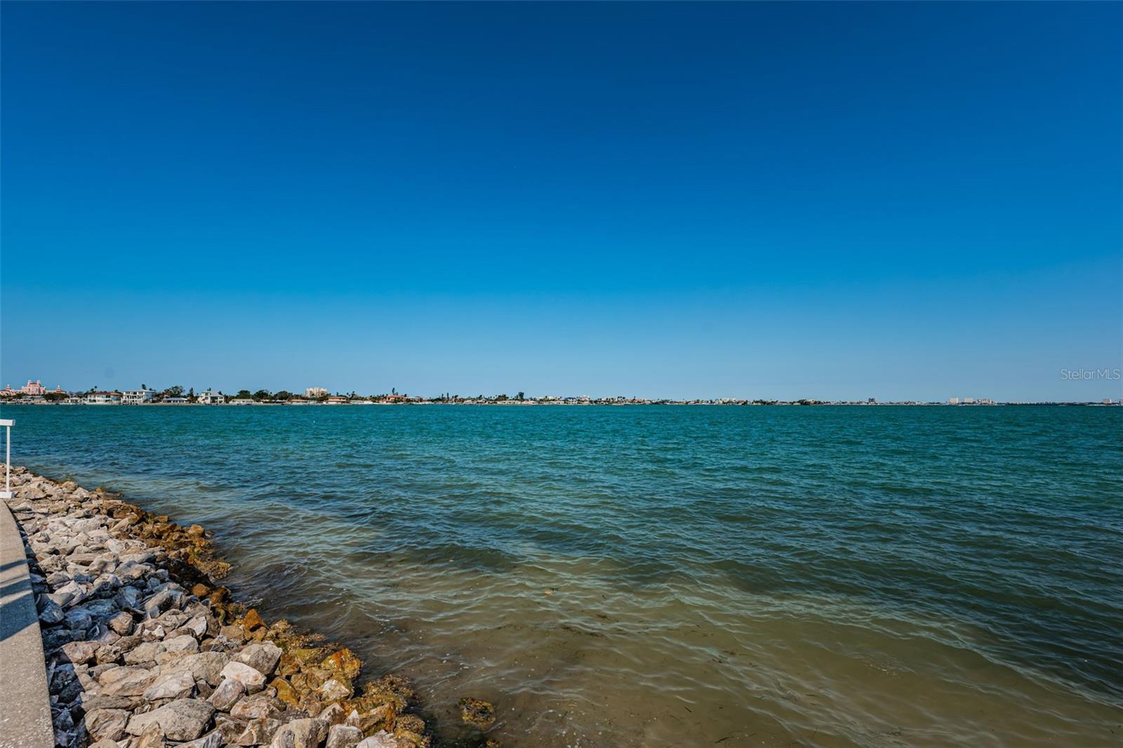 Image 37 of 44 For 6265 Sun Boulevard 115