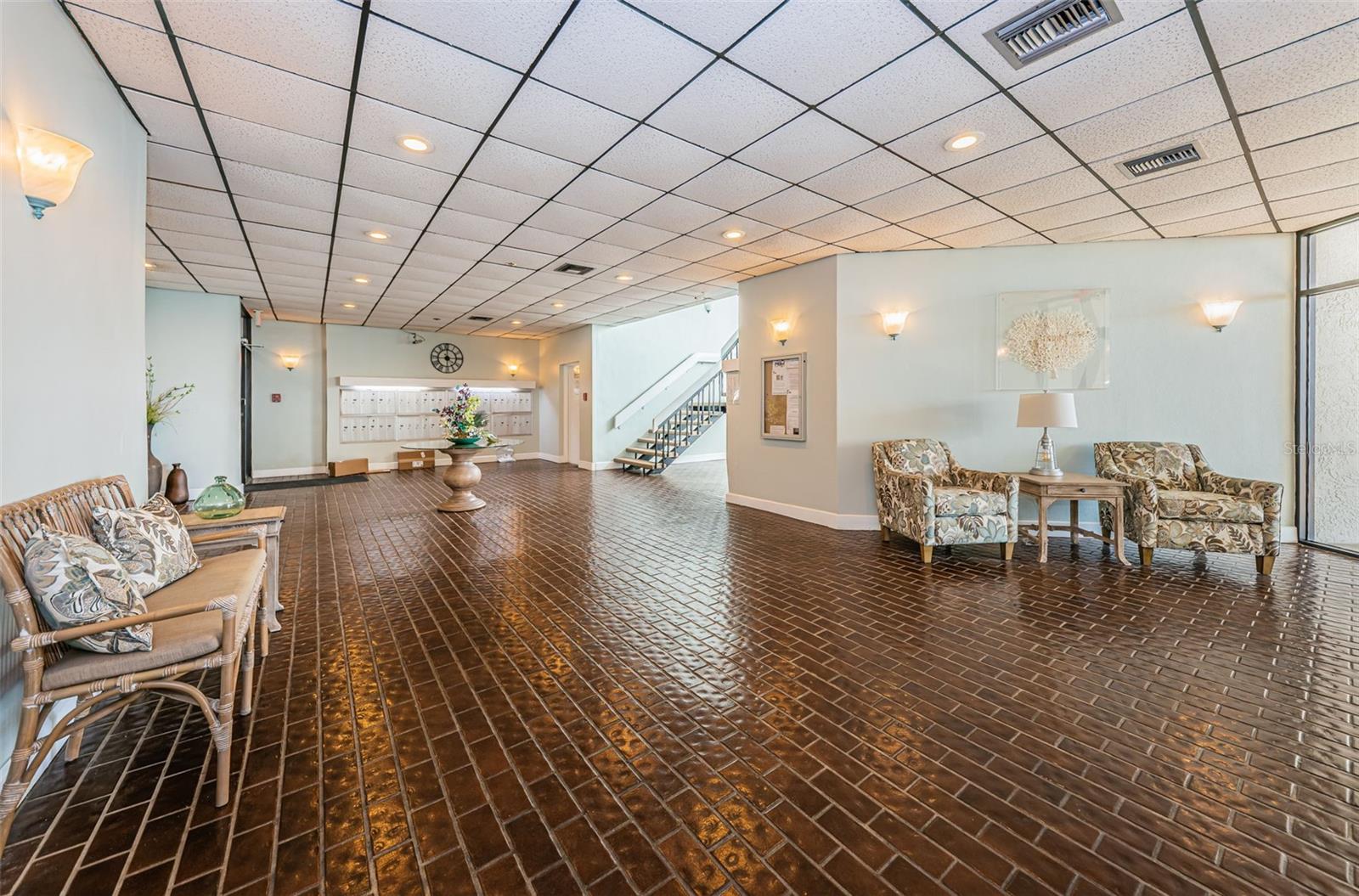 Image 39 of 44 For 6265 Sun Boulevard 115
