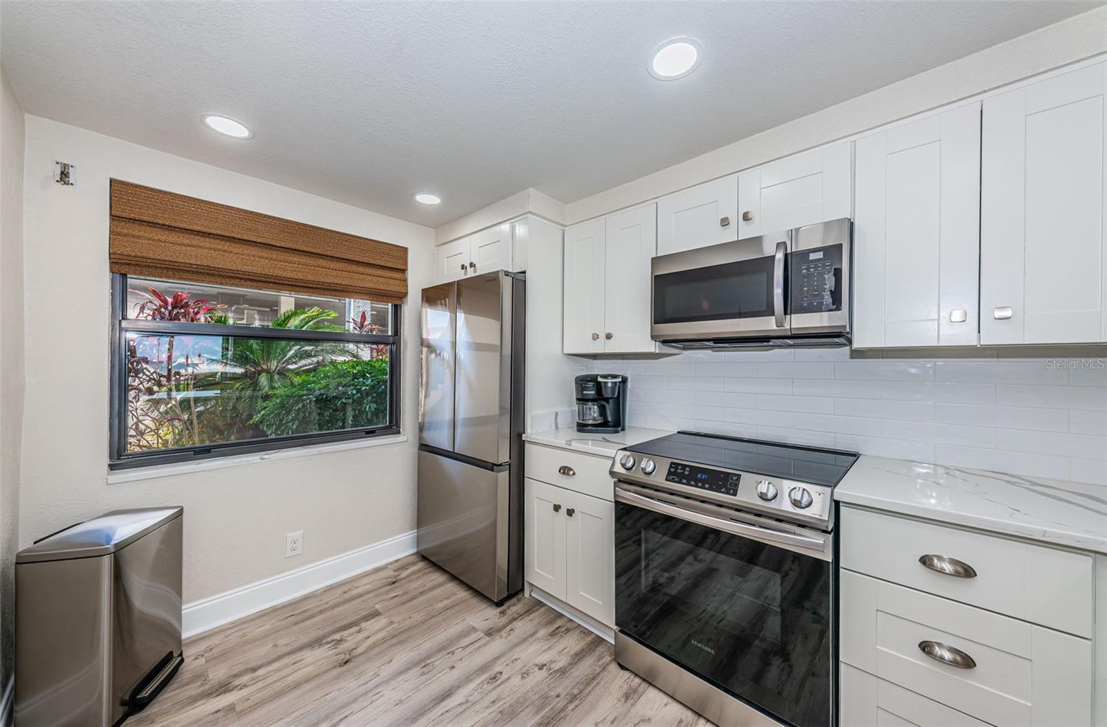 Image 6 of 44 For 6265 Sun Boulevard 115