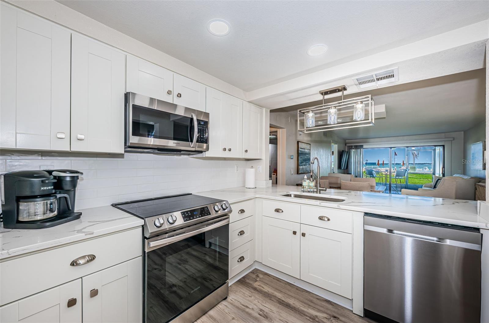 Image 7 of 44 For 6265 Sun Boulevard 115
