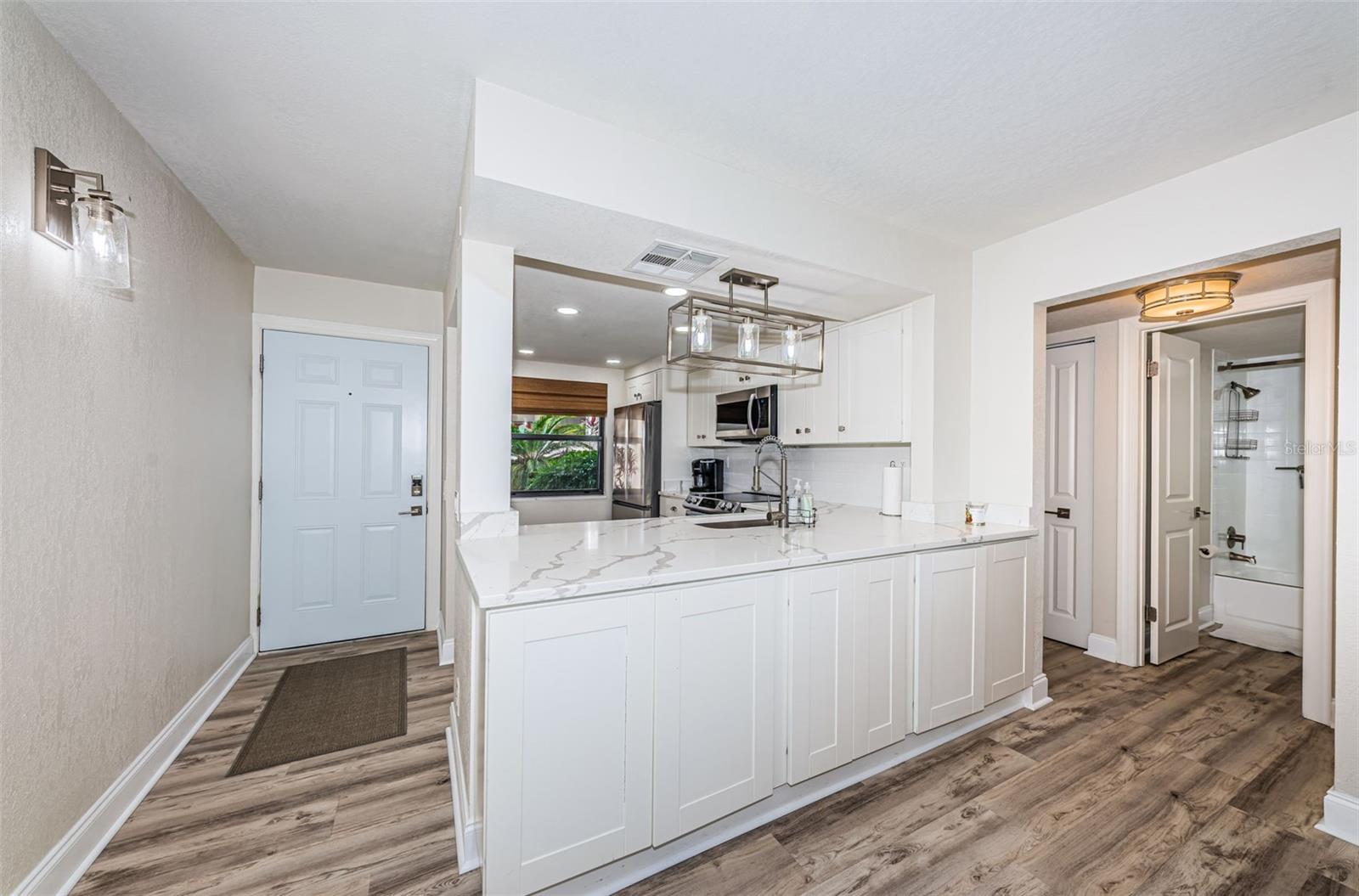 Image 8 of 44 For 6265 Sun Boulevard 115