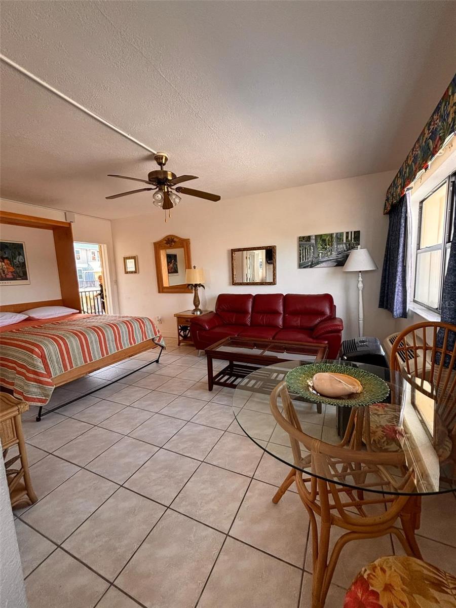 Image 2 of 9 For 16333 Gulf Boulevard 209