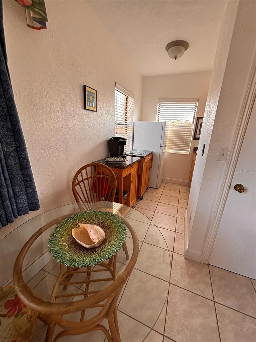 Image 6 of 9 For 16333 Gulf Boulevard 209