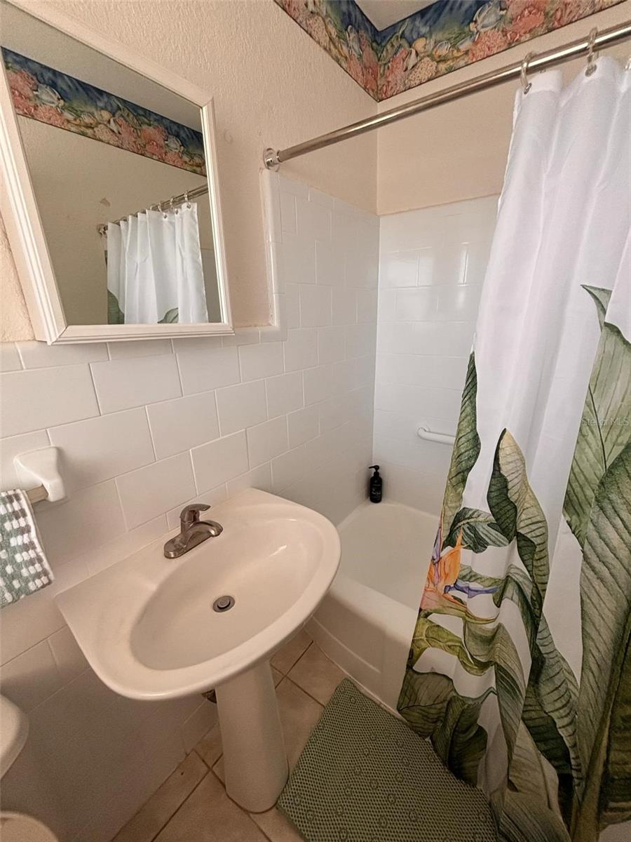 Image 8 of 9 For 16333 Gulf Boulevard 209