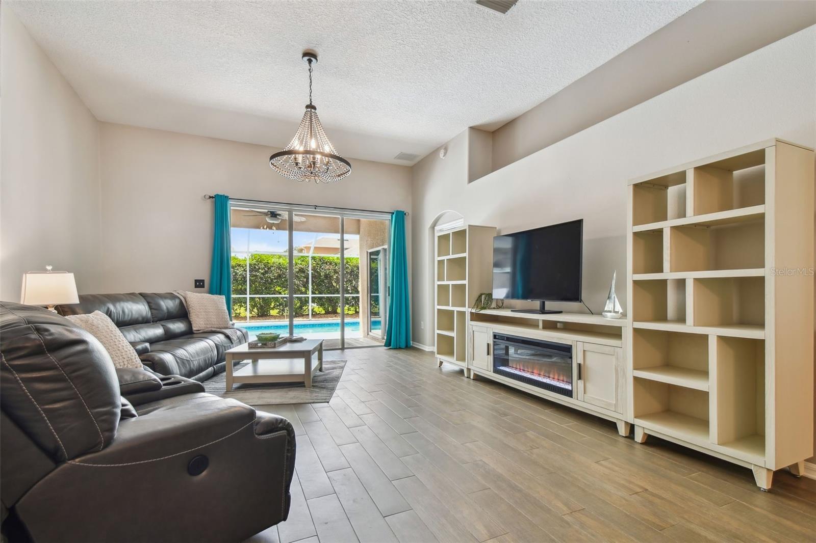 Image 18 of 91 For 6006 Chellas Court
