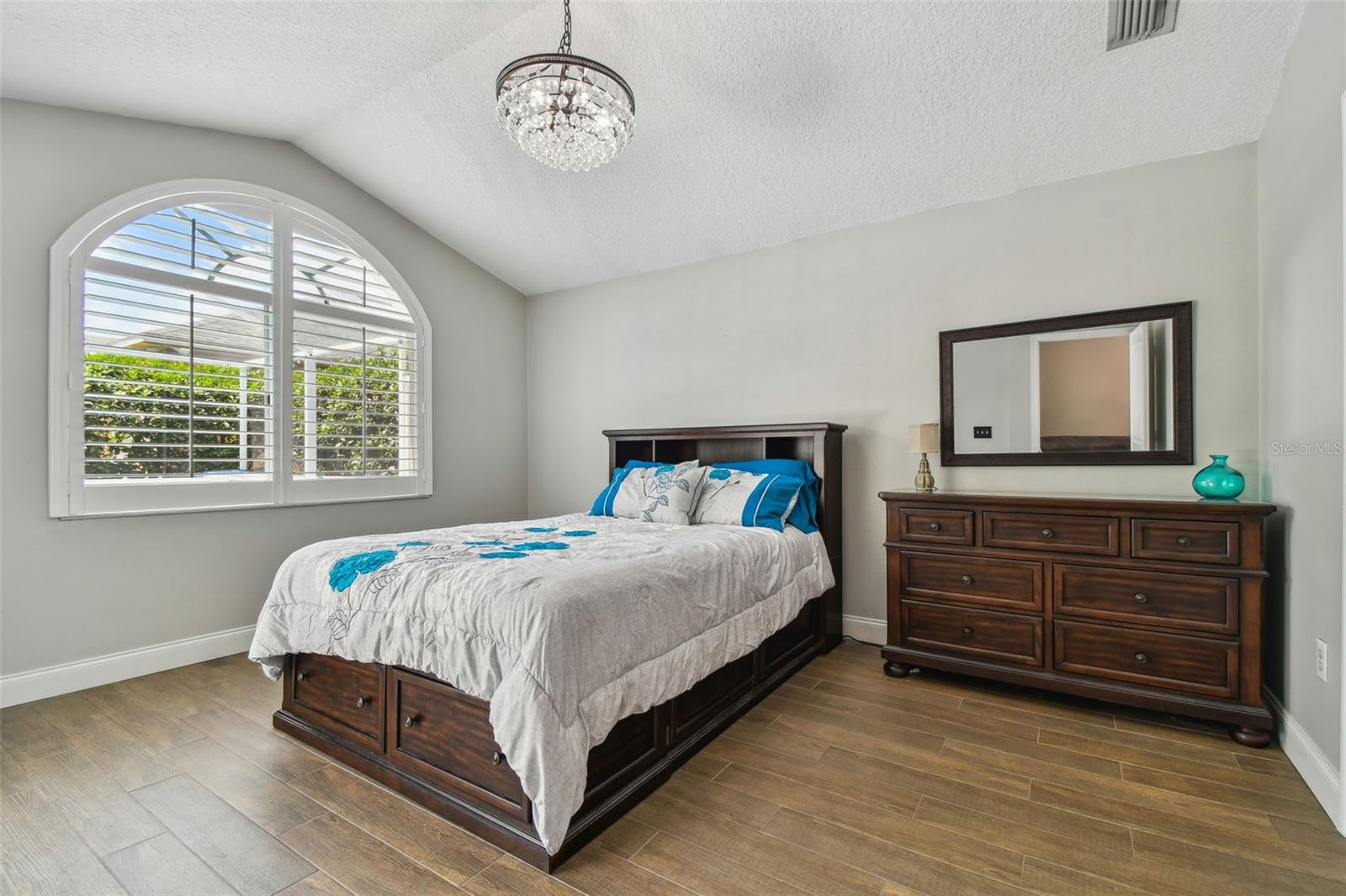 Image 22 of 91 For 6006 Chellas Court