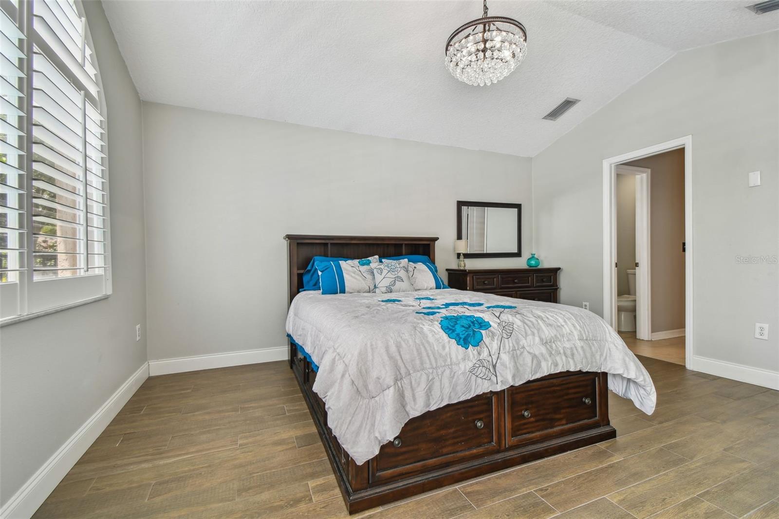 Image 24 of 91 For 6006 Chellas Court