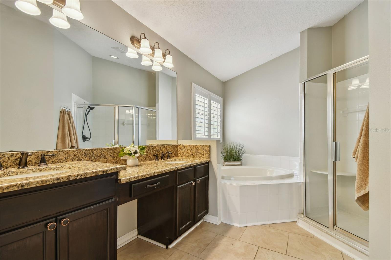 Image 28 of 91 For 6006 Chellas Court