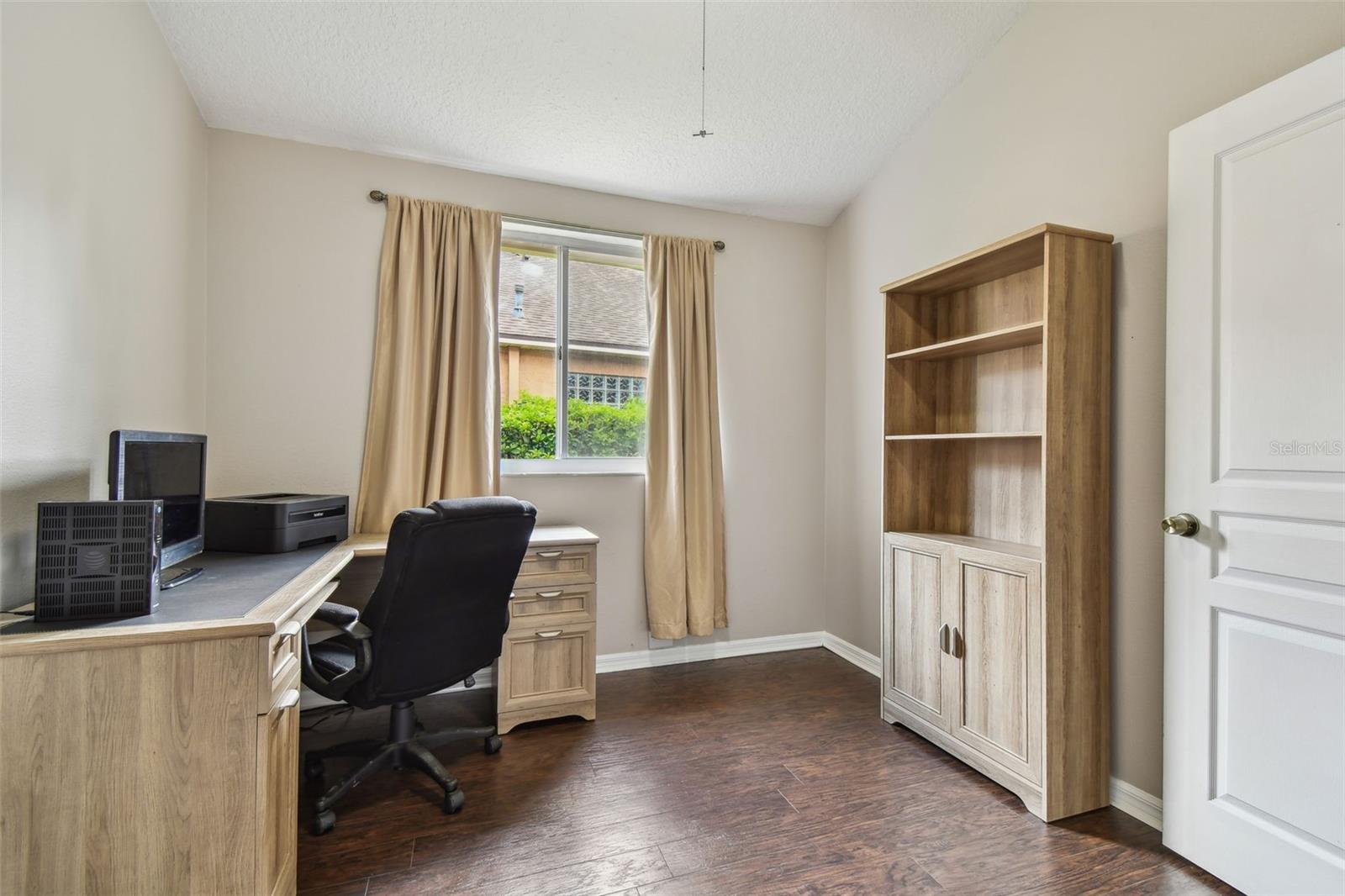 Image 33 of 91 For 6006 Chellas Court