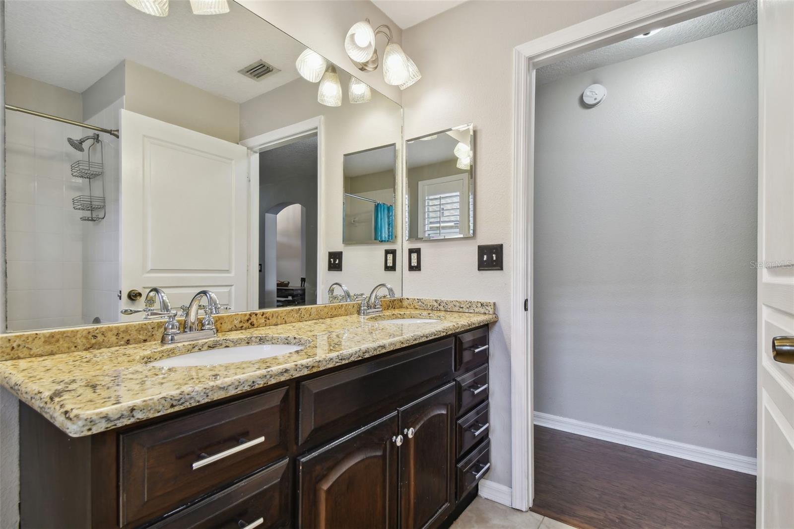 Image 41 of 91 For 6006 Chellas Court