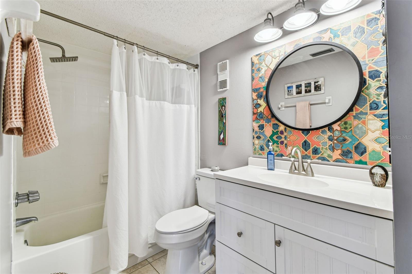 Image 10 of 69 For 938 Virginia Street 208