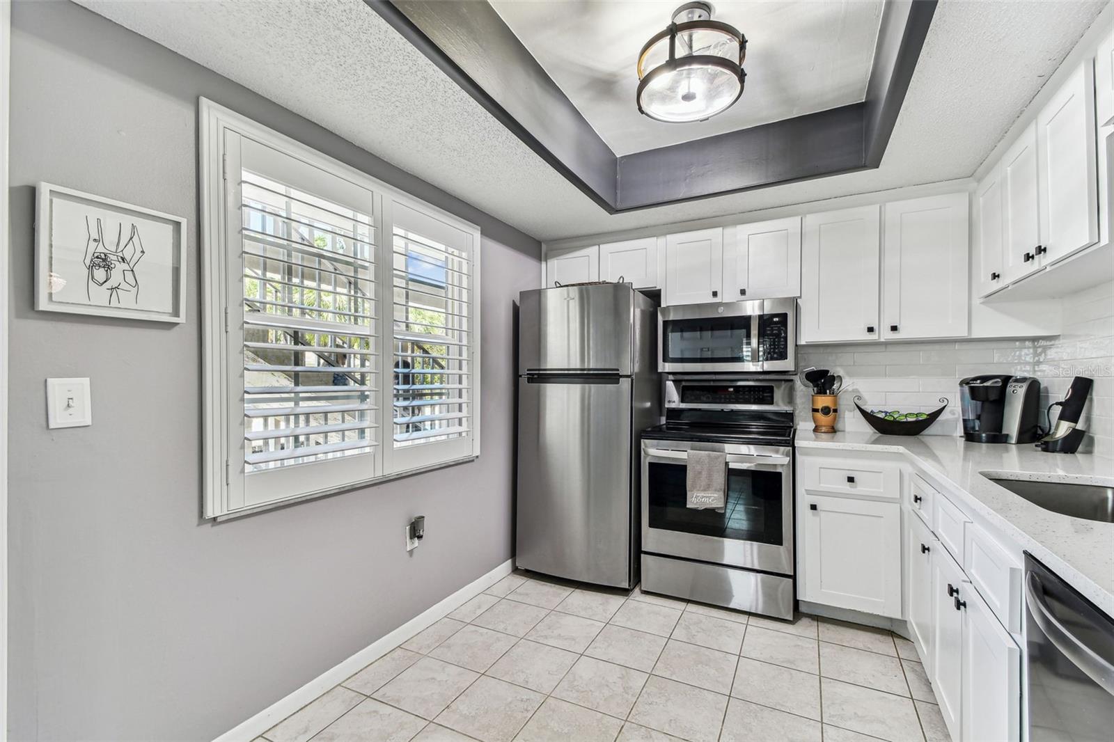Image 16 of 69 For 938 Virginia Street 208