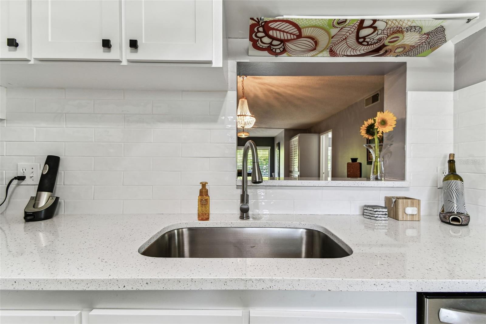 Image 18 of 69 For 938 Virginia Street 208