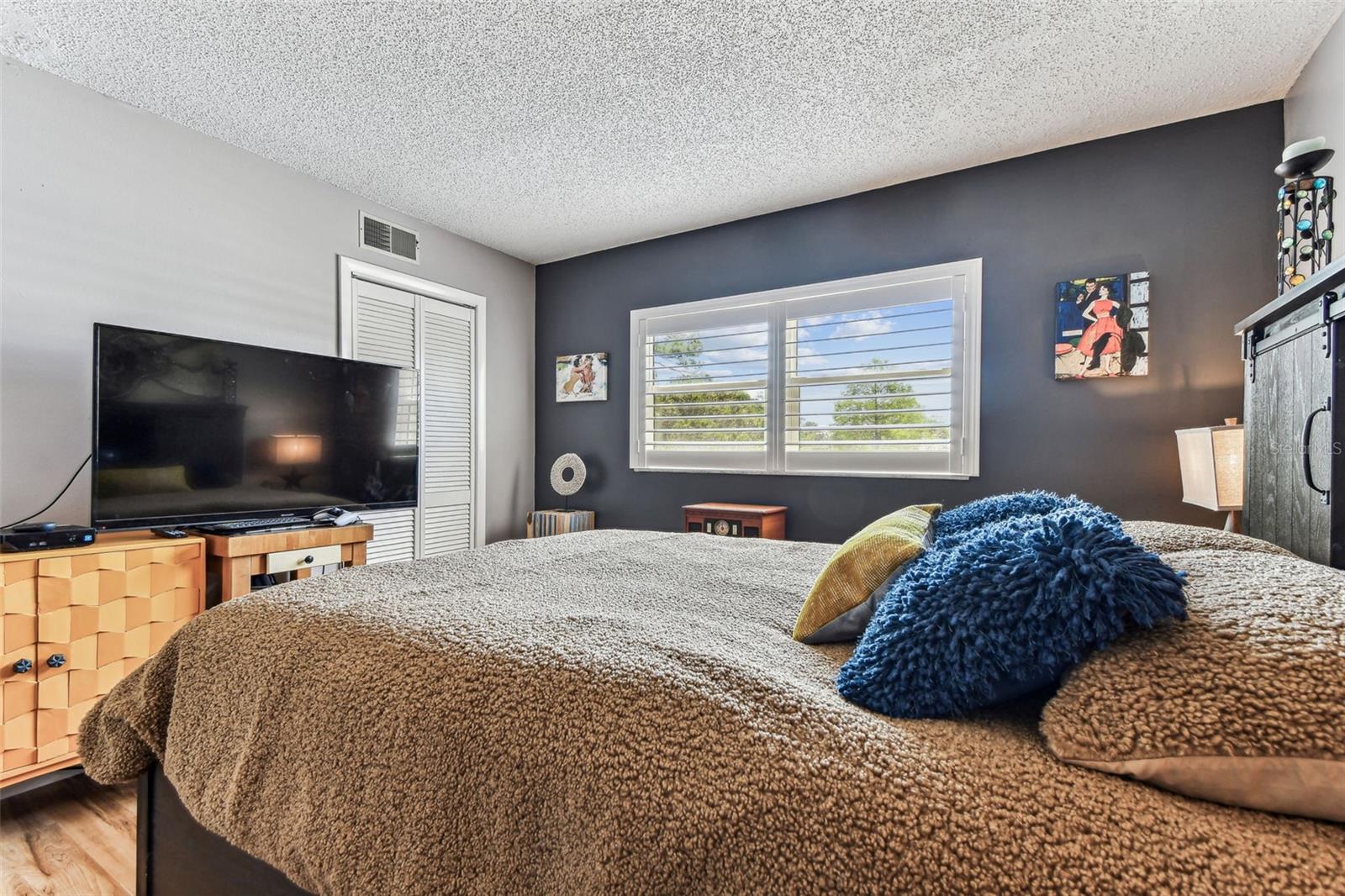 Image 27 of 69 For 938 Virginia Street 208
