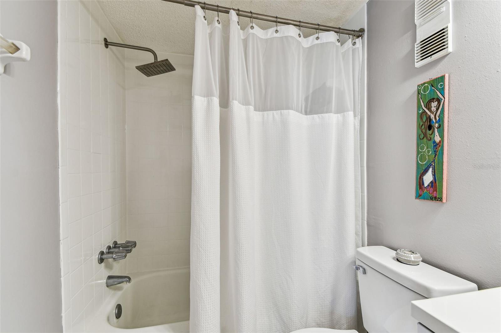 Image 31 of 69 For 938 Virginia Street 208