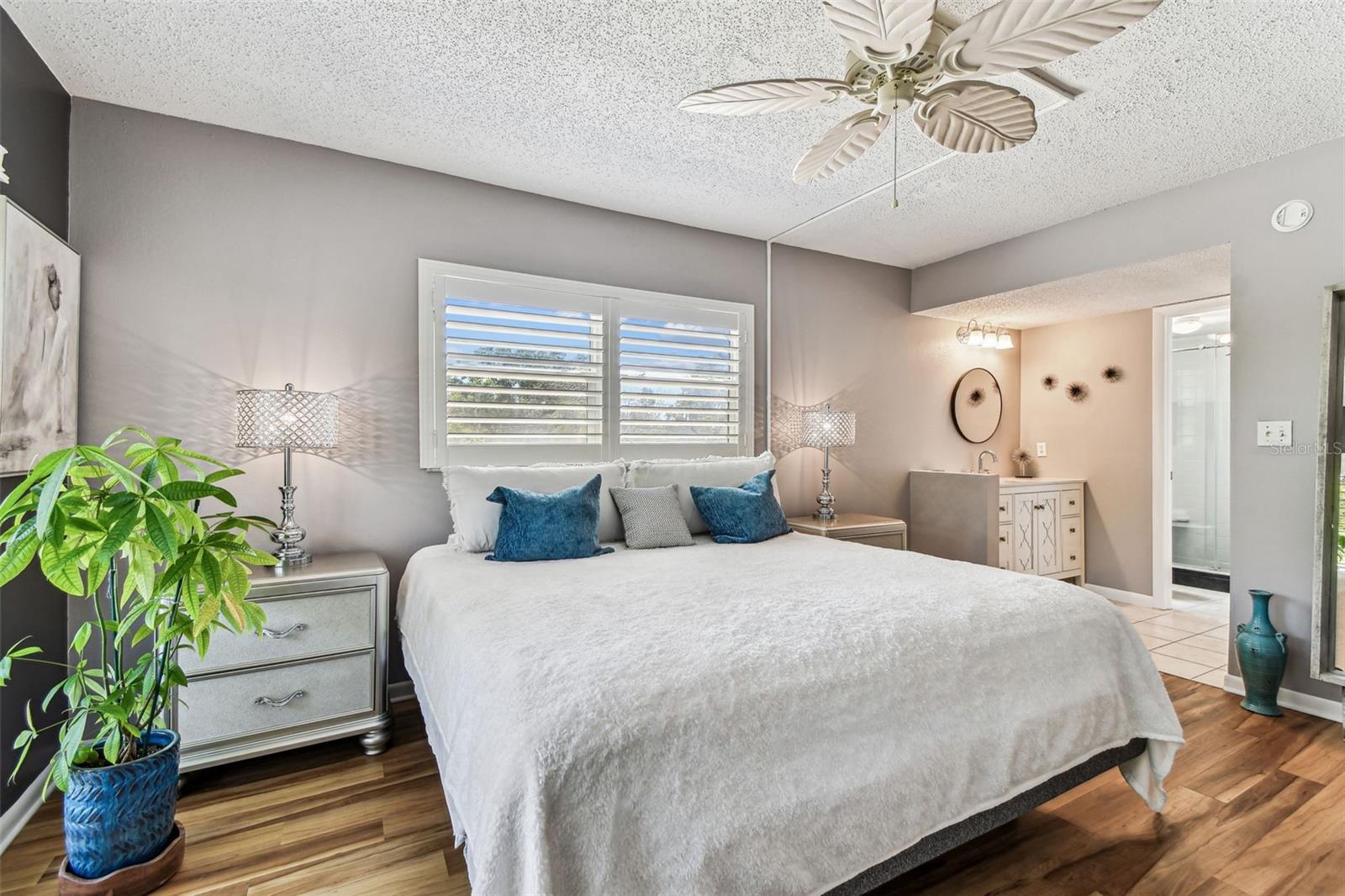 Image 33 of 69 For 938 Virginia Street 208