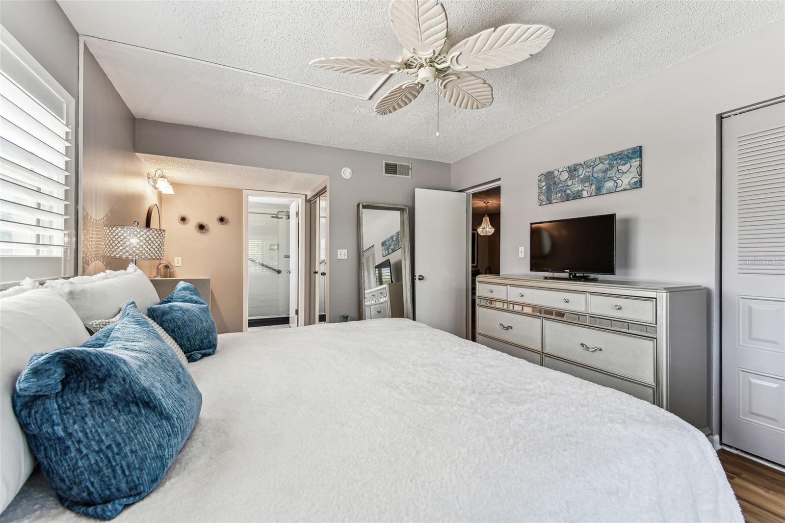 Image 34 of 69 For 938 Virginia Street 208