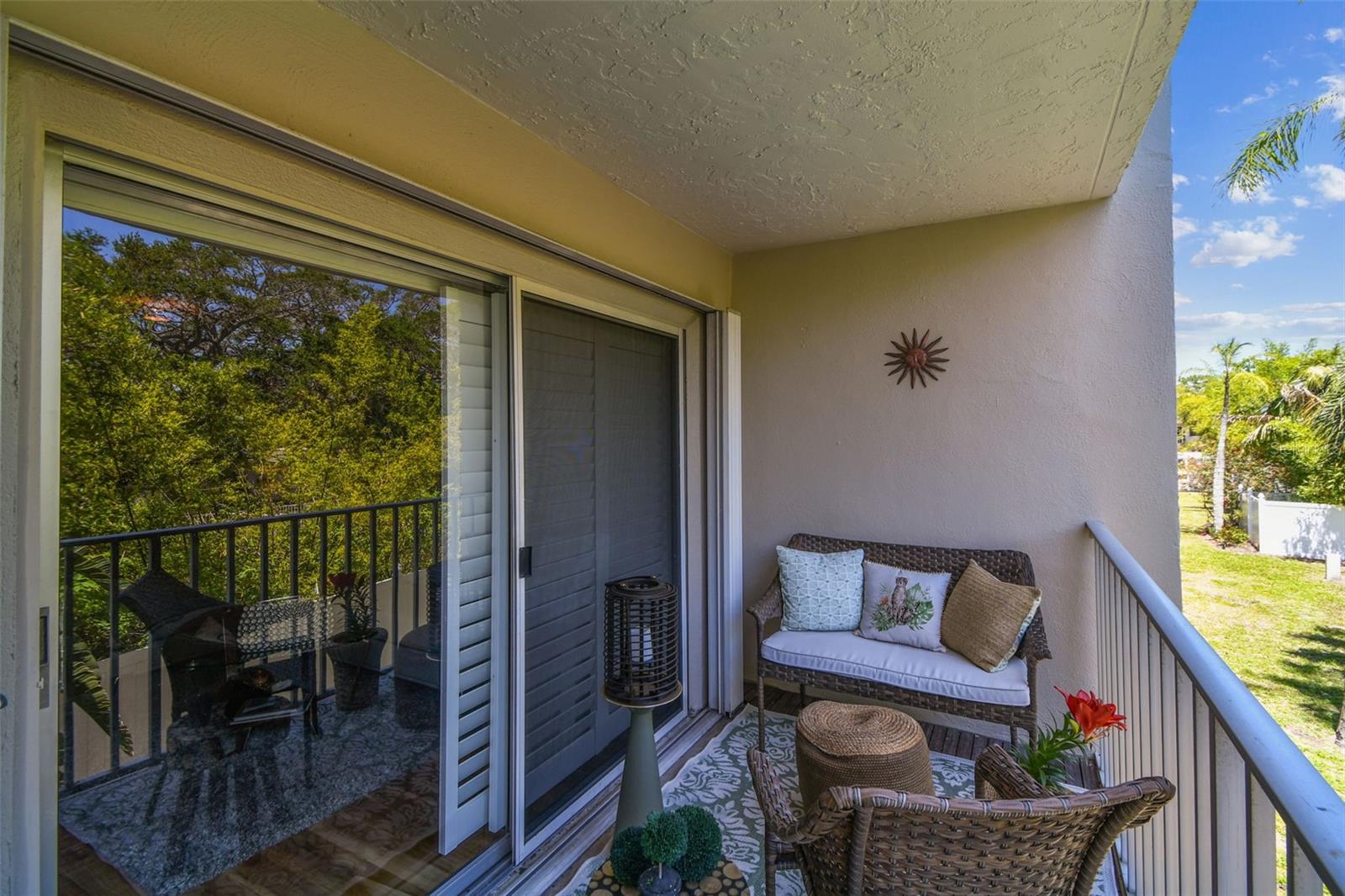 Image 38 of 69 For 938 Virginia Street 208
