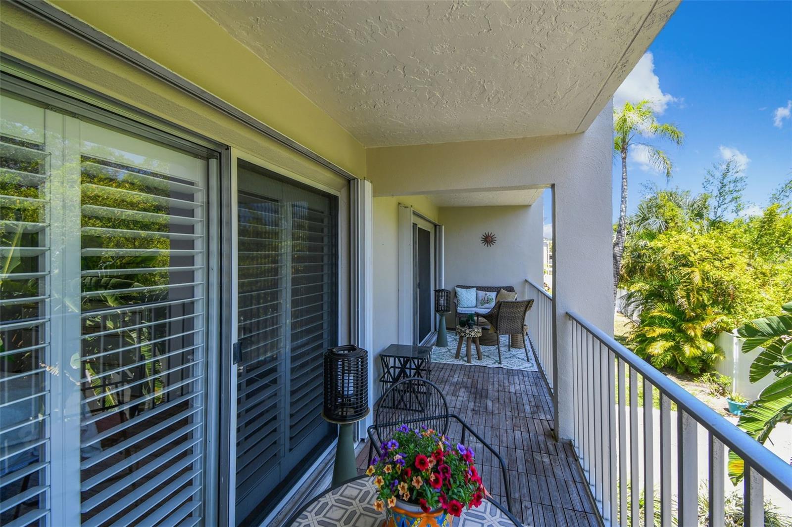 Image 43 of 69 For 938 Virginia Street 208