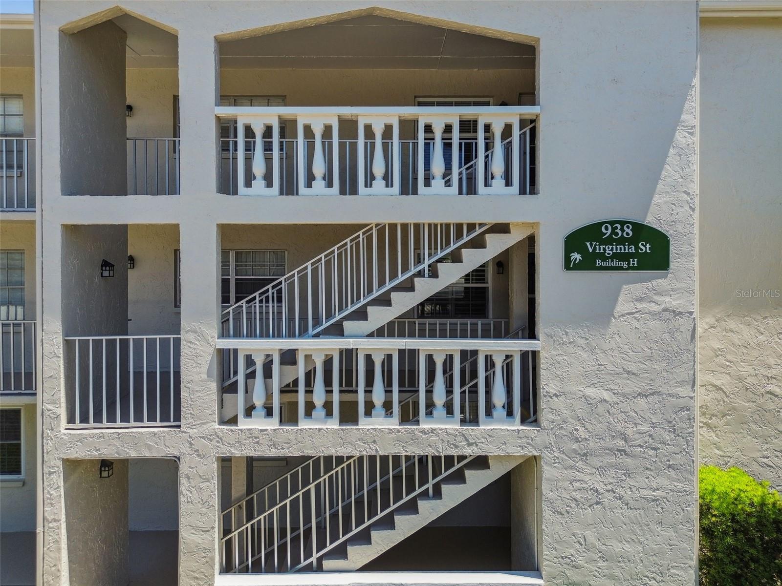 Image 46 of 69 For 938 Virginia Street 208